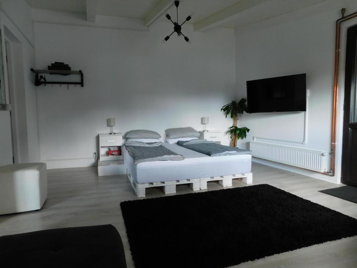 Mountain Vista Suites Zărneşti Exterior foto