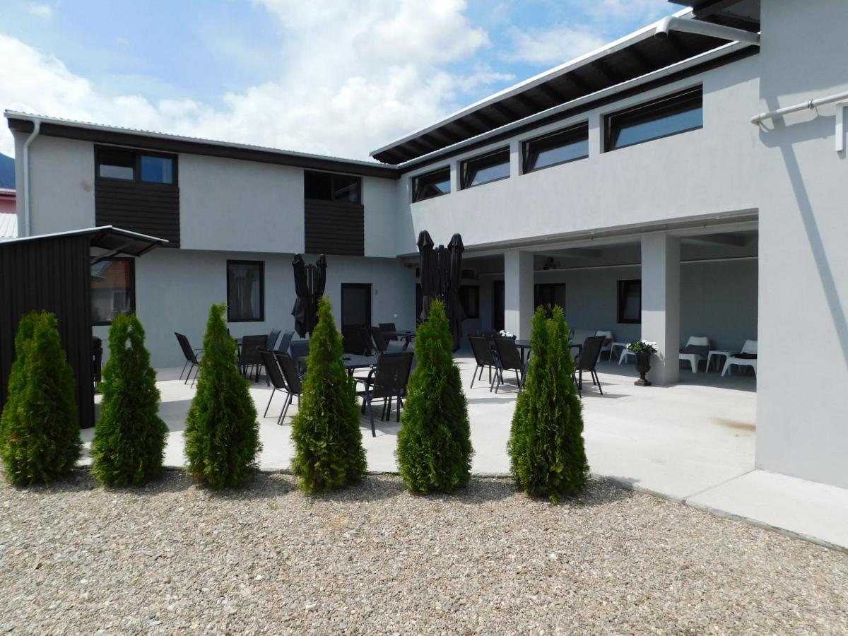 Mountain Vista Suites Zărneşti Exterior foto