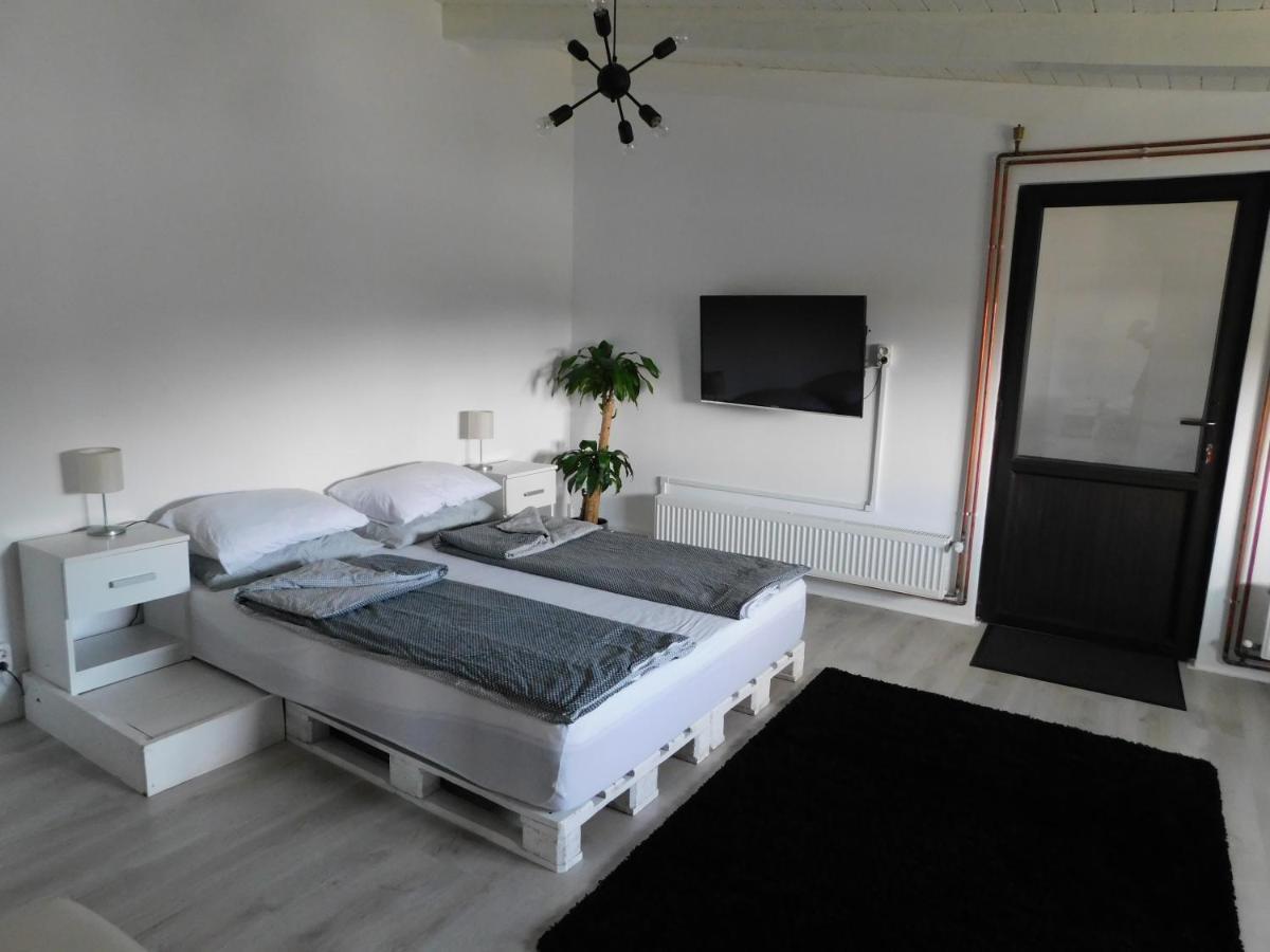 Mountain Vista Suites Zărneşti Exterior foto